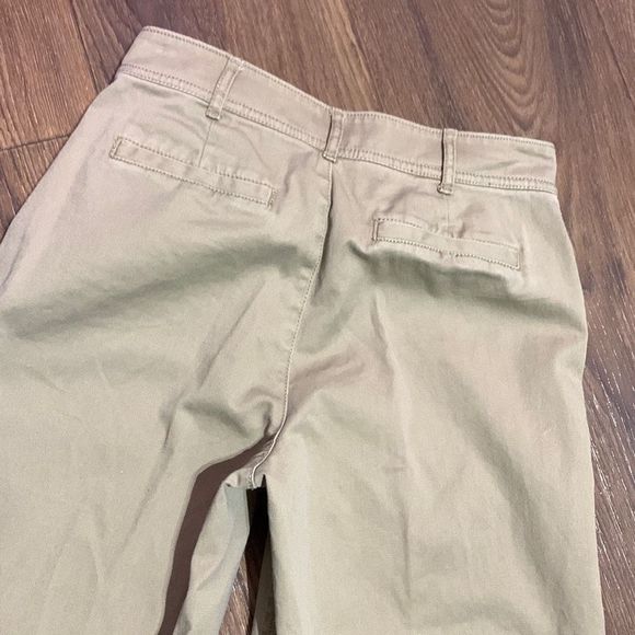 Madewell Wide-Leg Crop Pants in Light Latte
Spring fashion. Beach sz 24 - Picture 9 of 9